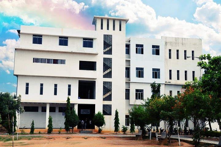 https://cache.careers360.mobi/media/colleges/social-media/media-gallery/11743/2019/2/20/Campus View of Shridevi Polytechnic Tumkur_Campus-View.jpg